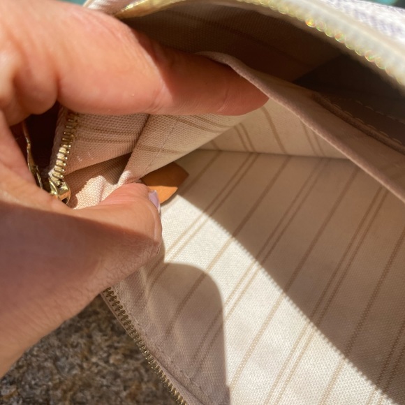 Louis Vuitton Damier Azur pouchette - Picture 6 of 12